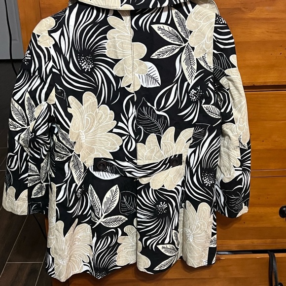 Rafaella Classic Cotton Flower Print Blazer Size 10 and Pit topit is 19 1/2 L 29 - Picture 2 of 4